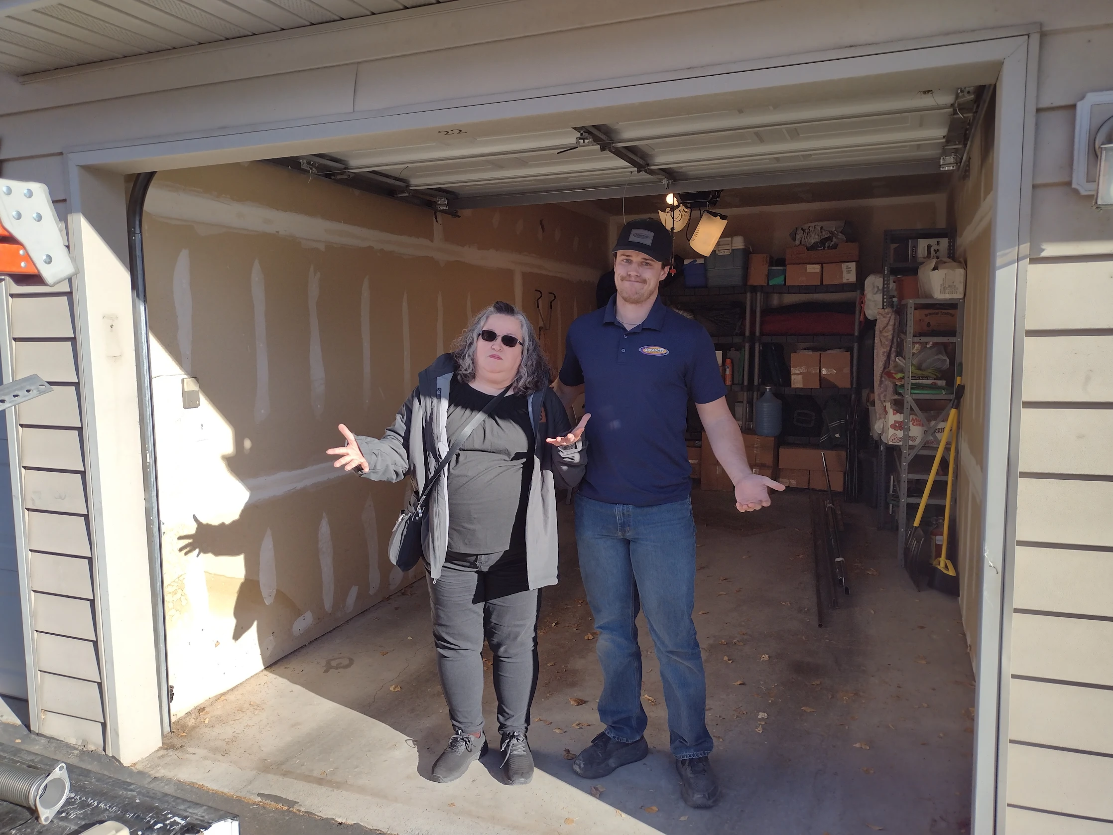 How to Choose the Best Garage Door Repair Near Me garage_door_technician