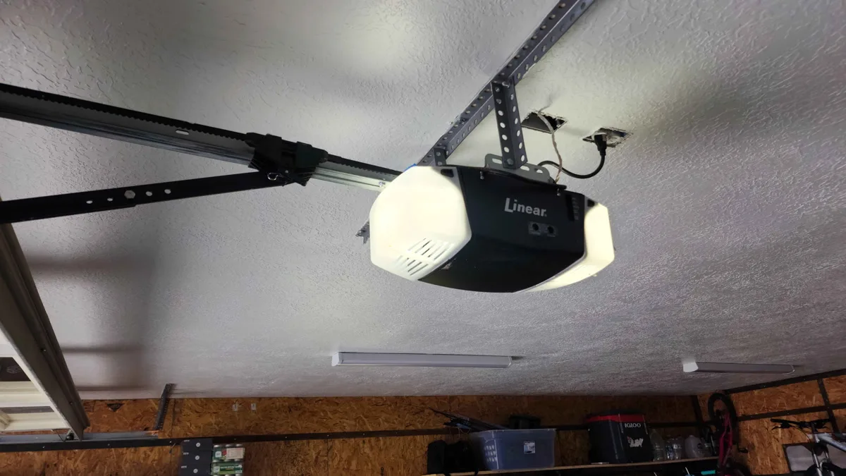 Garage Door Opener Types: Chain Drive vs Belt Drive vs Screw Drive vs Wall-Mount Compared (Utah Guide) Garage Door Opener Types: Chain Drive vs Belt Drive vs Screw Drive vs Wall-Mount Compared (Utah Guide)
