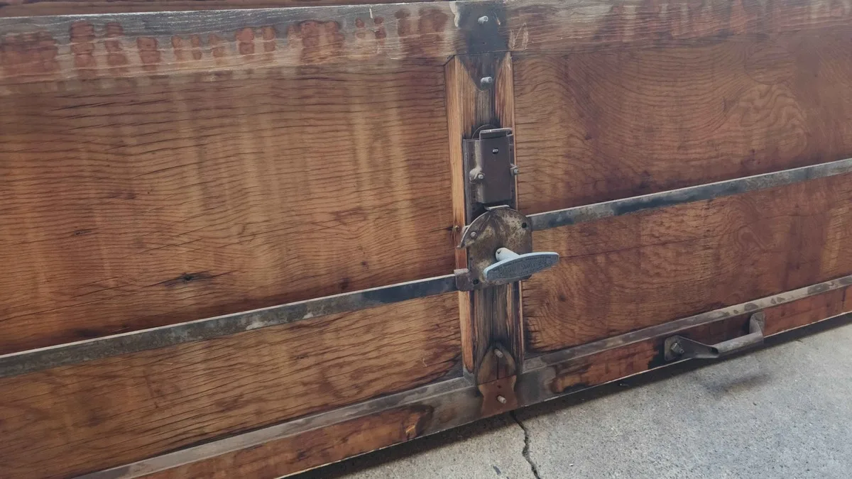 Garage Door Frame Repair: Rotted Jambs, Damaged Trim, and Header Problems (Utah Guide) Garage Door Frame Repair: Rotted Jambs, Damaged Trim, and Header Problems